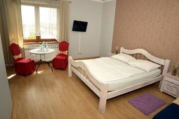 Фото номера Большой двухместный номер с 1 кроватью Отель Hotel Heaven г. Chabsko 2